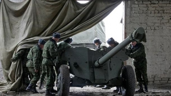 У «ДНР» заявили, що завтра відведуть своє озброєння 