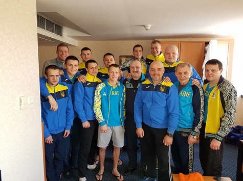 Українські боксери Харламов та Пісоцький впевнено перемогли лідерів збірної Росії  
