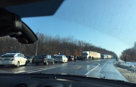 З водіями, які блокують КПП «Ужгород», прикордонники домовились про пропуск вантажівок