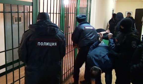 У Росії поліція влаштувала облаву на учасників антивоєнного фестивалю