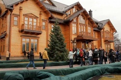 Що відбувається в колишній резиденції Януковича «Межигір’ї»