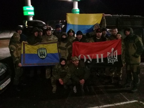 Блокада Донбасу: активісти облаштовуються на Маріупольському напрямку
