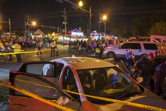 В Новому Орлеані автомобіль врізався у натовп, 12 поранених