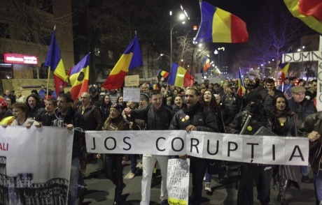 Протести в Румунії: в неділю на марш вийшло близько 10 тис. осіб (фото)