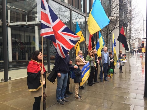 Активісти London Euromaidan пікетували британське помешкання Ахметова