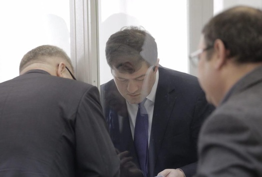 У суді Насірову не дозволили вийти з «акваріума»