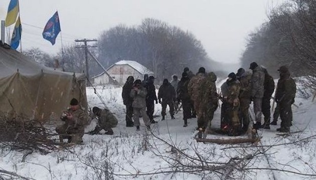 Проти блокувальників на Донбасі вивели БТРи, є багато поранених – Парасюк