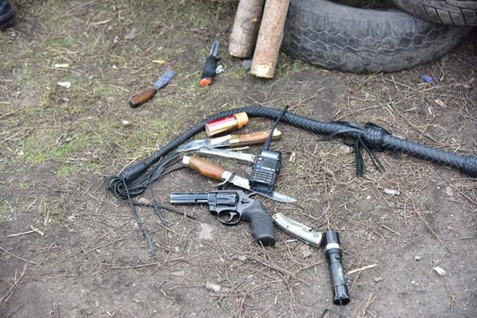 Аброськін опублікував відео вилученої зброї та боєприпасів у блокадників