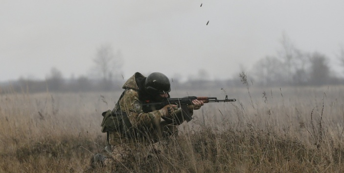 Поблизу Кримського на Луганщині поранено військового