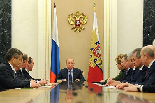 Путін зібрав Радбез через українські санкції проти російських банків