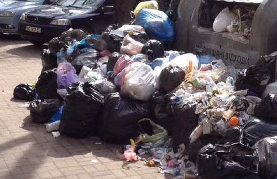У Львові можуть закрити всі ринки через сміттєву «блокаду»
