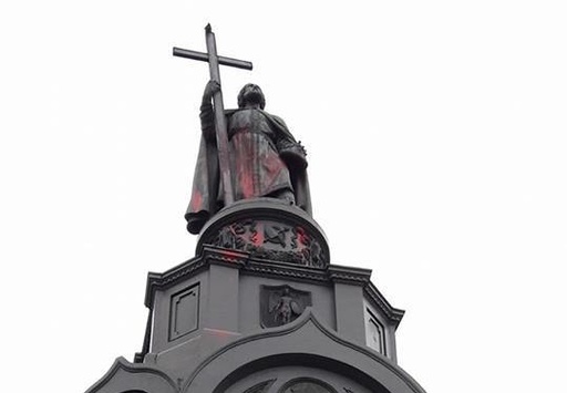 Від рук вандалів у Києві постраждав також пам’ятник Володимиру Великому