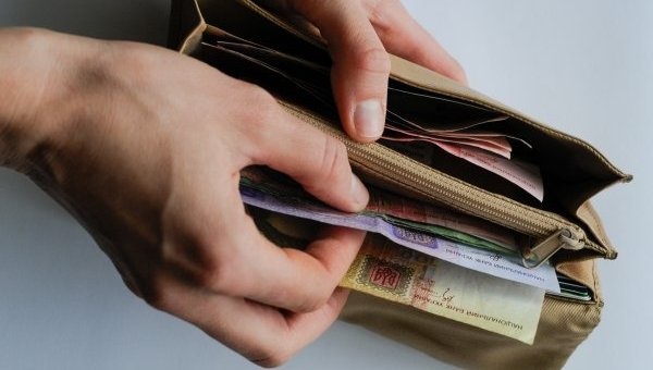 Дев’ять з десяти українців хотіли б заробляти більше – опитування