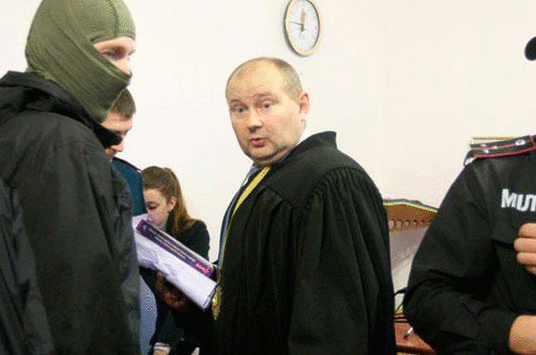 Екстрадиція судді Чауса з Молдови може затягнутись на шість місяців