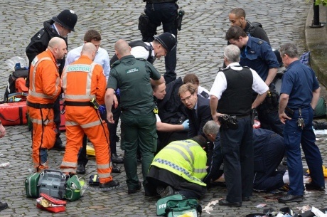 Британський депутат під час теракту в Лондоні намагався врятувати пораненого поліцейського