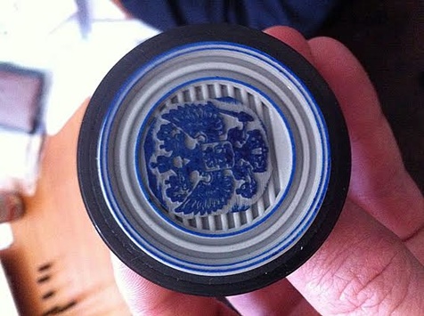 В Запоріжжі у військового комісара-хабарника знайшли печатку з гербом Росії
