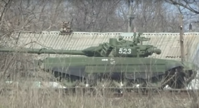 Росія стягує сучасні танки до кордону з Україною 