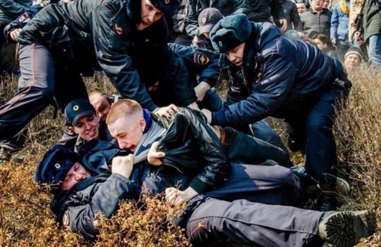 Кремль злякався мітингів та погрожує арештами і штрафами 