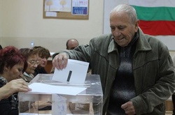 Екзит-поли: в Болгарії на парламентських виборах перемагає проєвропейська партія