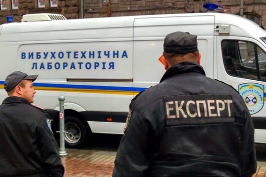 У Шевченківському суді Києва шукають вибухівку