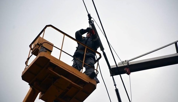 Ремонтникам в Авдіївці знову не вдалося відновити електропостачання