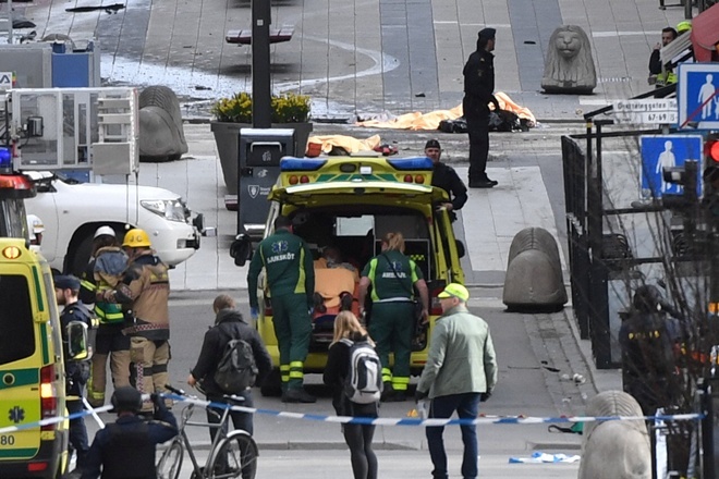 Поліція затримала підозрюваного в теракті у Стокгольмі (фото, відео)