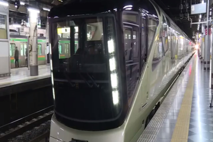 У Японії почне курсувати надсучасний 7-зірковий поїзд