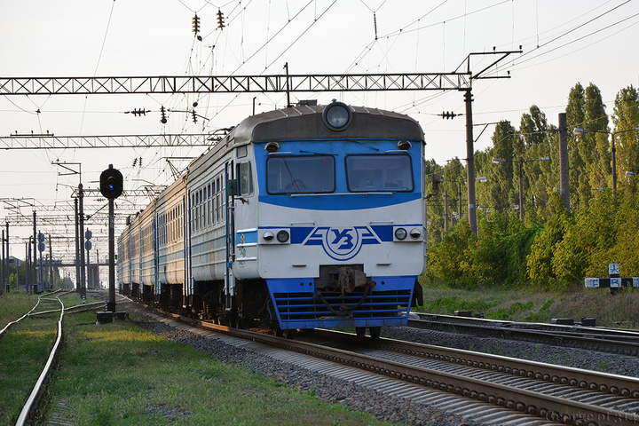 На Київщині близько ста людей перекрили рух на залізниці