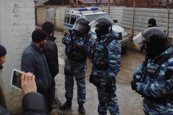 Російські силовики у Бахчисараї прийшли з обшуками до кримських татар
