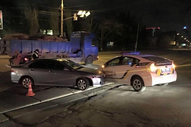 У Києві п'яний водій «Хонди» врізався в машину поліції