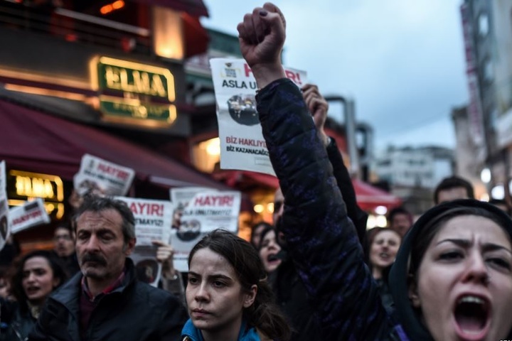 У Туреччині відбулися протести проти результатів референдуму 