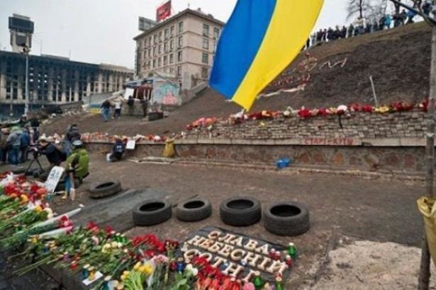 У Києві демонтують Меморіал героям Небесної сотні
