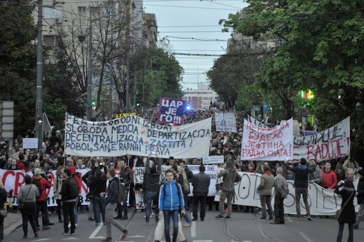 Сербські студенти поновили антипрезидентські протести