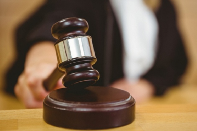 Двоє суддів з Дніпра погоріли на хабарі у $30 тис.