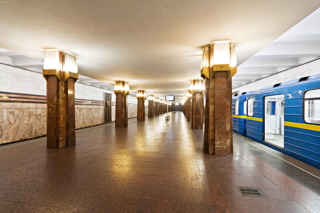 «Замінували»: на станції столичного метро шукали вибухівку