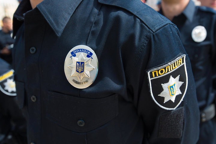 Поліція виявила у Києві автомобіль зі зброєю 