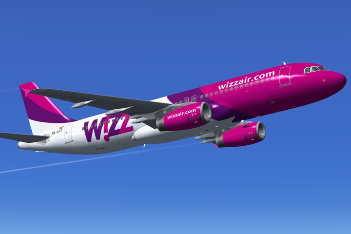 Через блискавку літак Wizz Air повернувся до Варшави