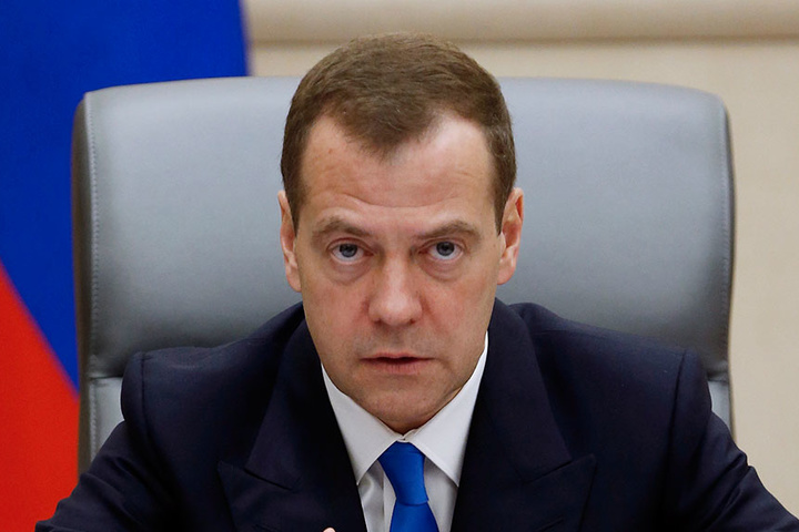 Медведєв образився на соціологів через бажання росіян відправити його у відставку