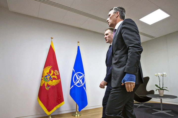 Росія намагається зупинити вступ Чорногорії в НАТО, але не може – Bloomberg