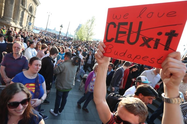 Угорщина не буде закривати університет Сороса