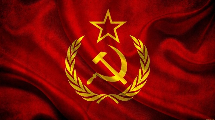 На Одещині затримали чоловіка, який продавав радянські прапори
