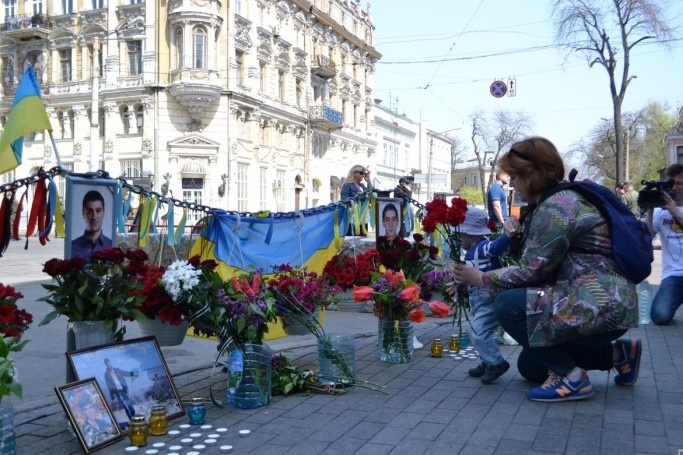 Річниця трагедії 2 травня: у центрі Одеси вшанували пам'ять українських патріотів 