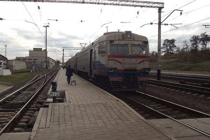 Після протестів людей «Укрзалізниця» додала вагони у приміські поїзди