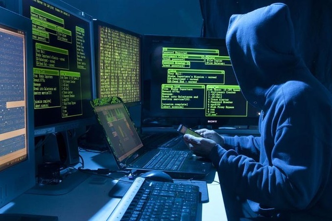 Хакери «злили» у мережу гігабайти електронного листування штабу Макрона 