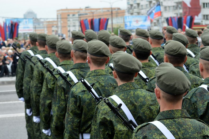 Окупаційна влада проводить у Донецьку й Луганську «парад»