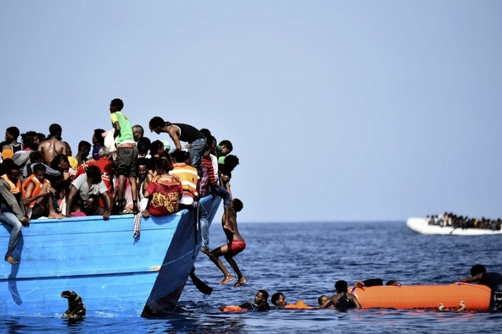 Італійські рятувальники врятували 484 мігрантів у Середземному морі