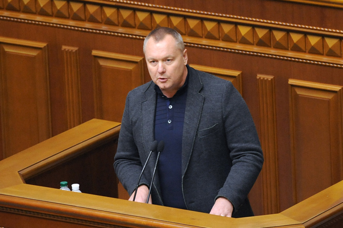 Рада позбавила Артеменка депутатських повноважень