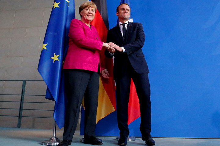 Перша зустріч Еммануеля Макрона з Ангелою Меркель. Фотогалерея