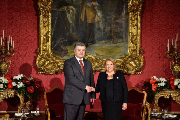 Порошенко проводить зустріч із президентом Мальти