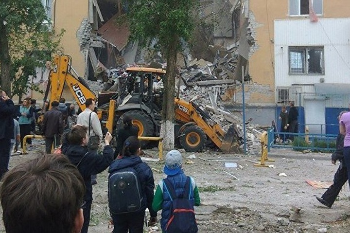 У російському Волгограді обвалився будинок: є жертви (відео)